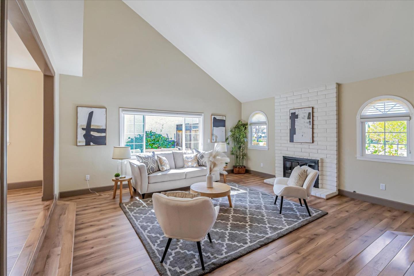 6438 Berwickshire WAY