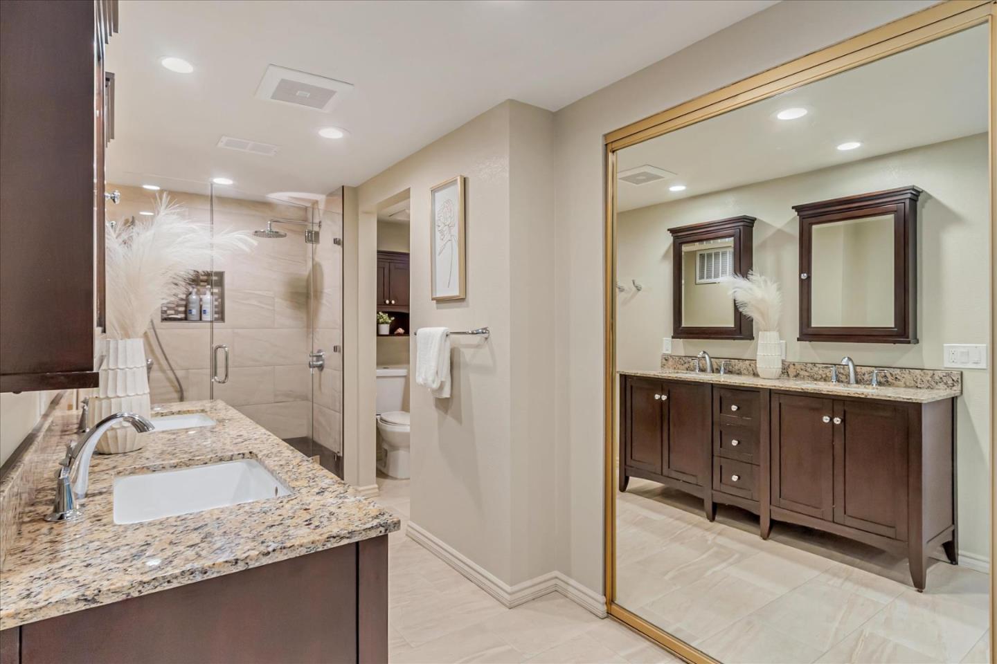 6438 Berwickshire WAY