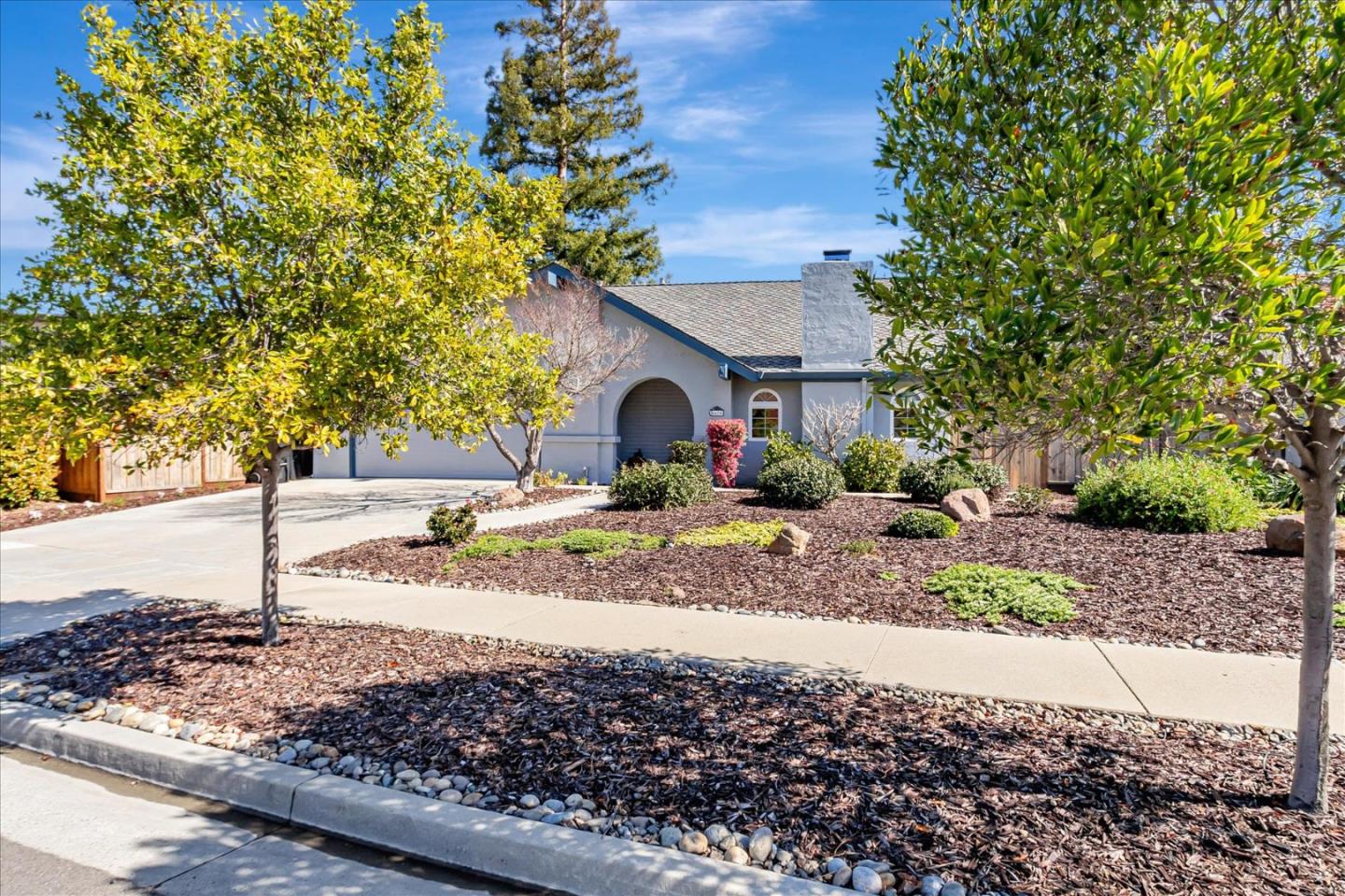 6438 Berwickshire WAY