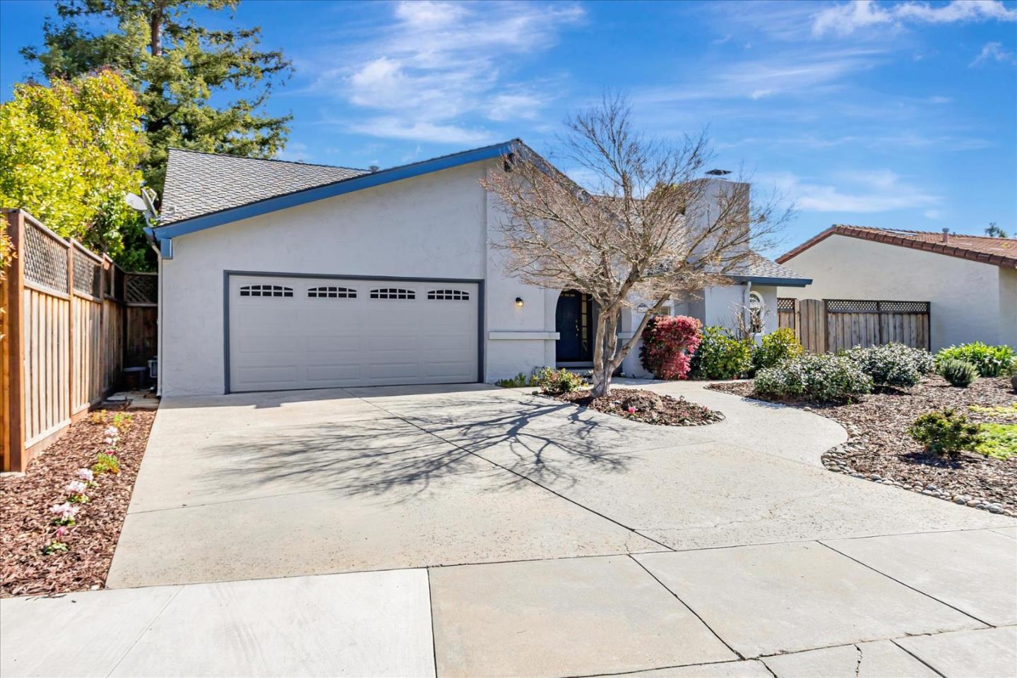 6438 Berwickshire WAY