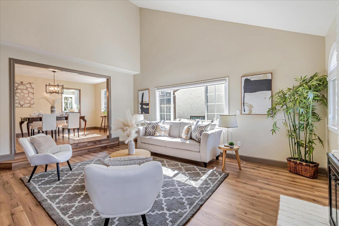 6438 Berwickshire WAY