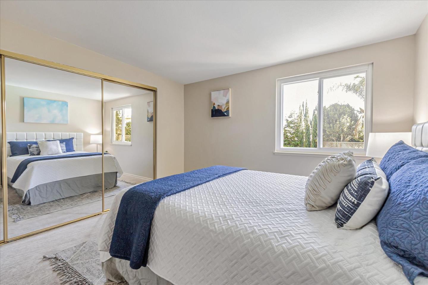 6438 Berwickshire WAY