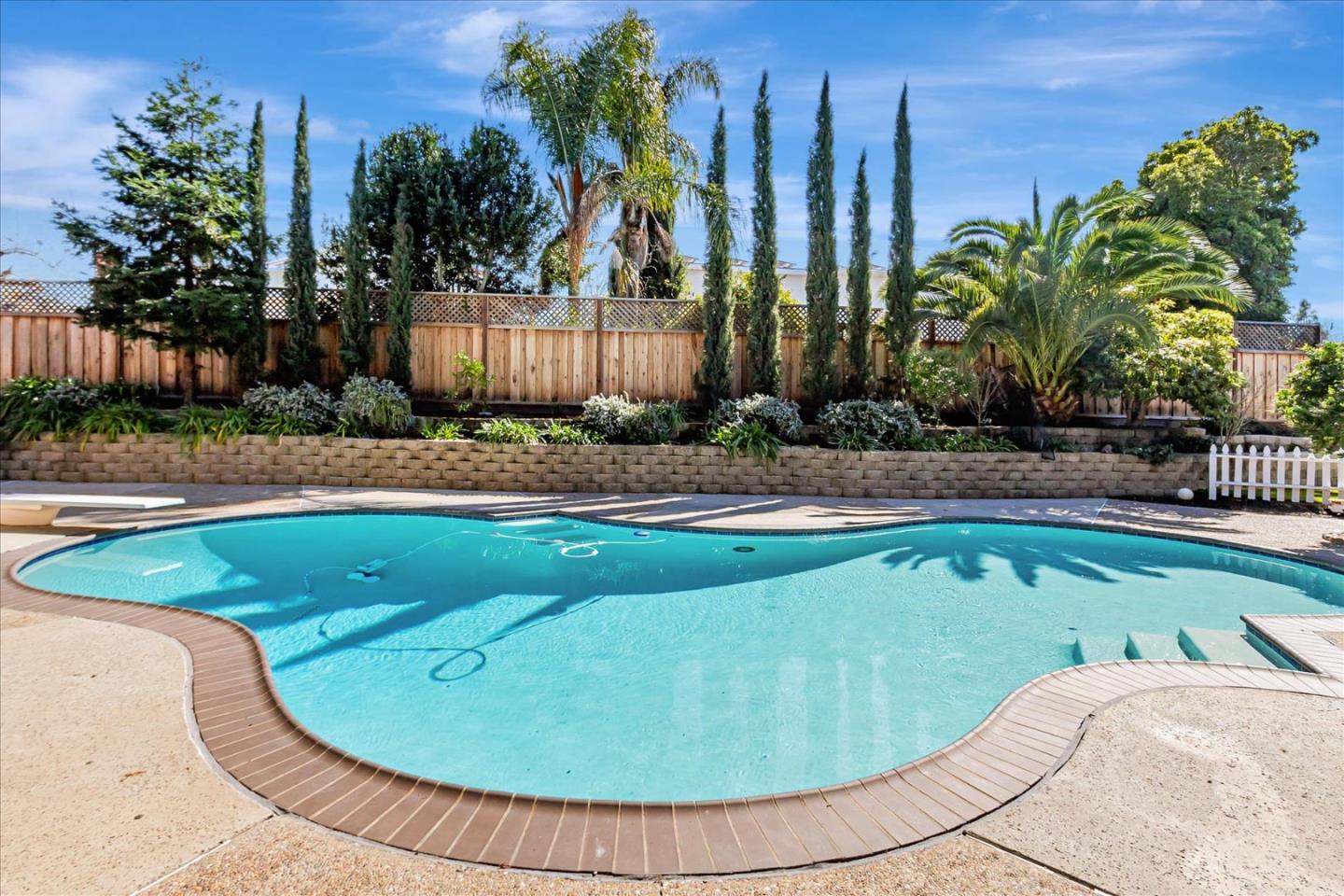 6438 Berwickshire WAY