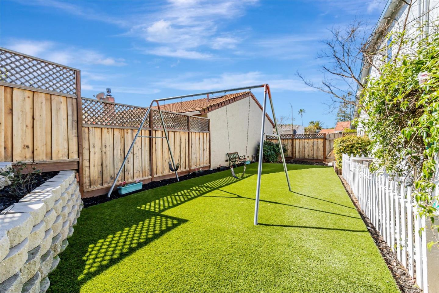 6438 Berwickshire WAY