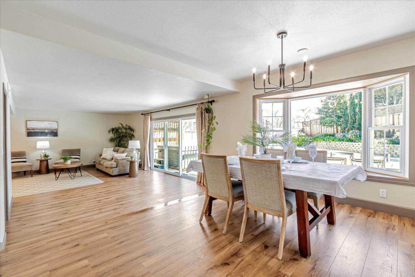 6438 Berwickshire WAY