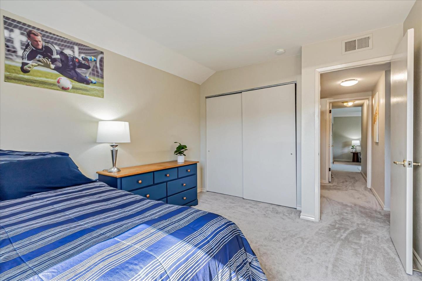 6438 Berwickshire WAY