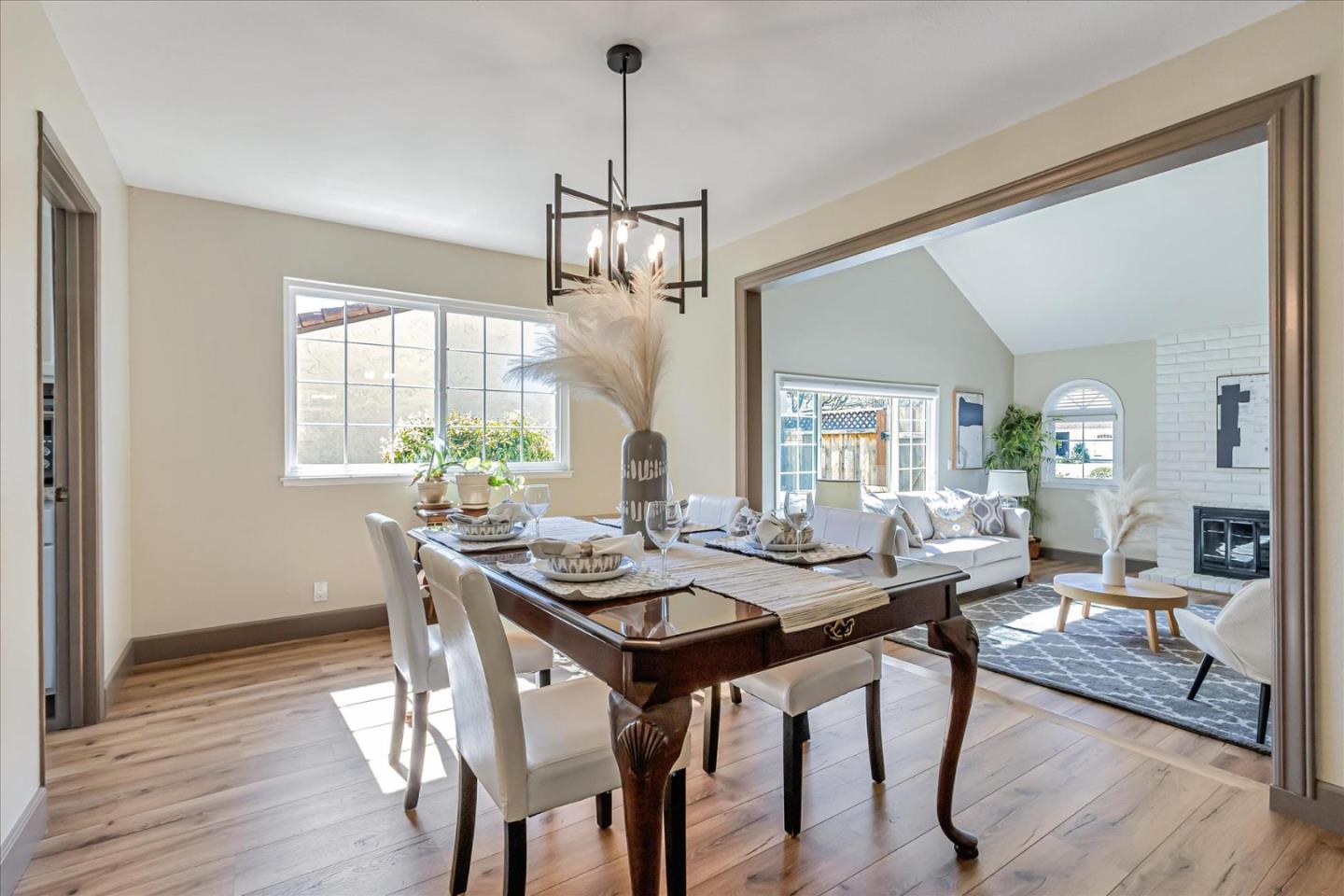 6438 Berwickshire WAY