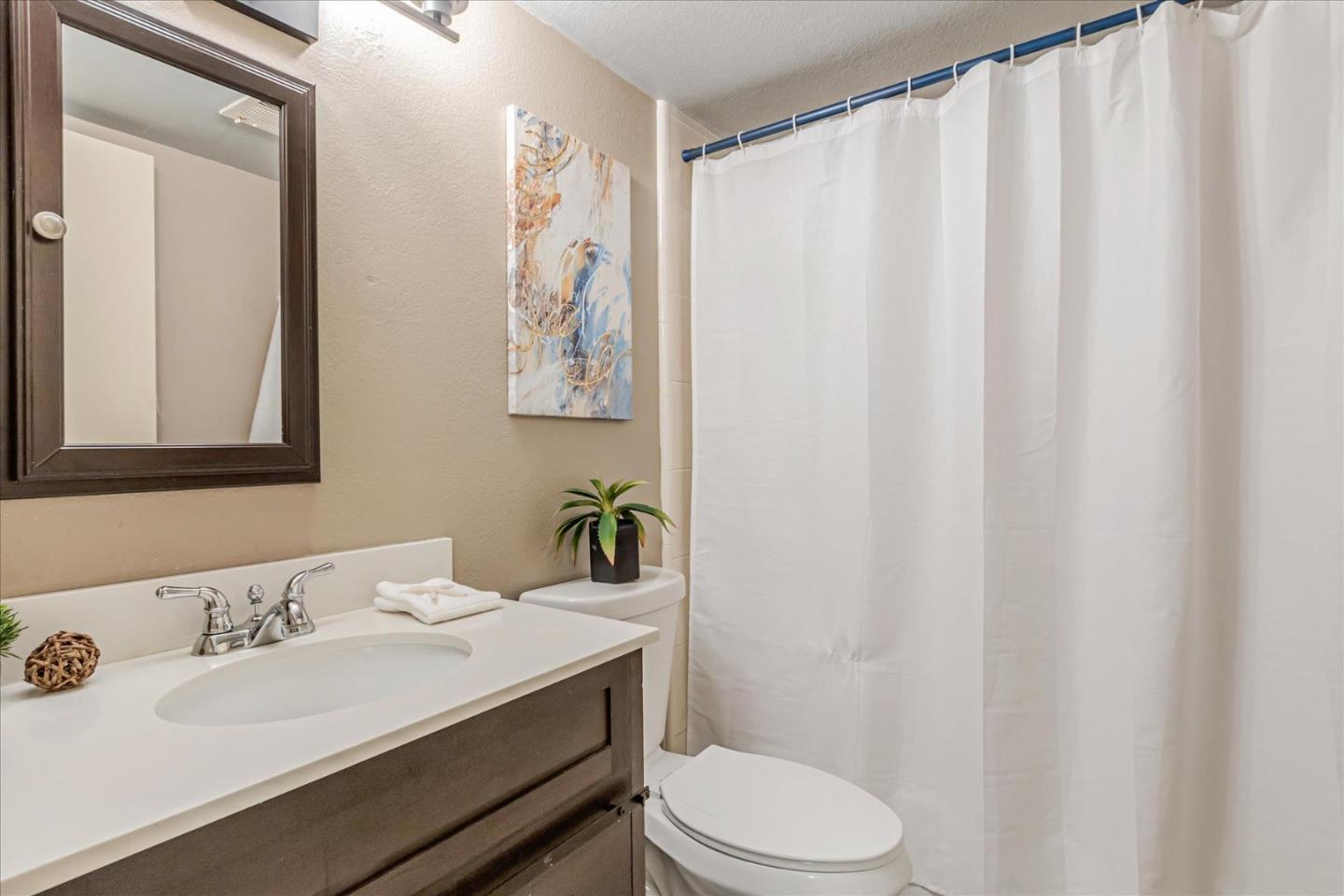 6438 Berwickshire WAY