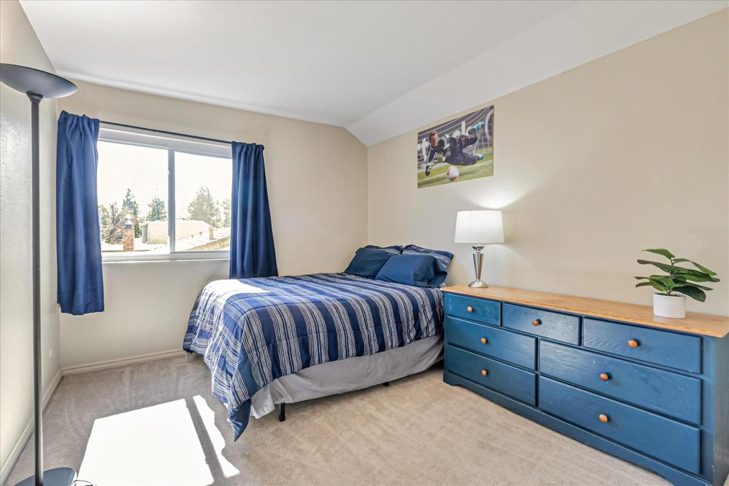 6438 Berwickshire WAY