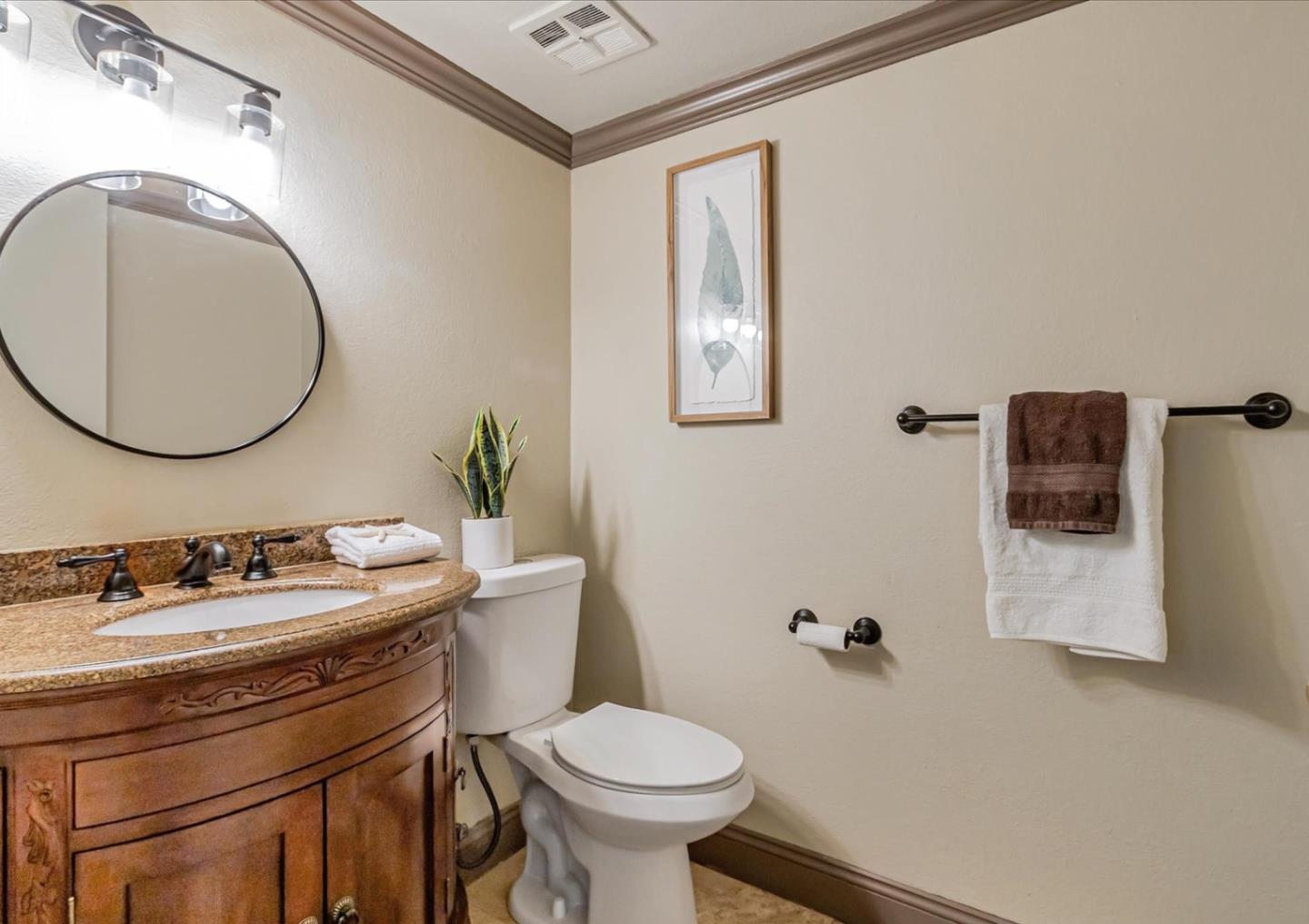 6438 Berwickshire WAY