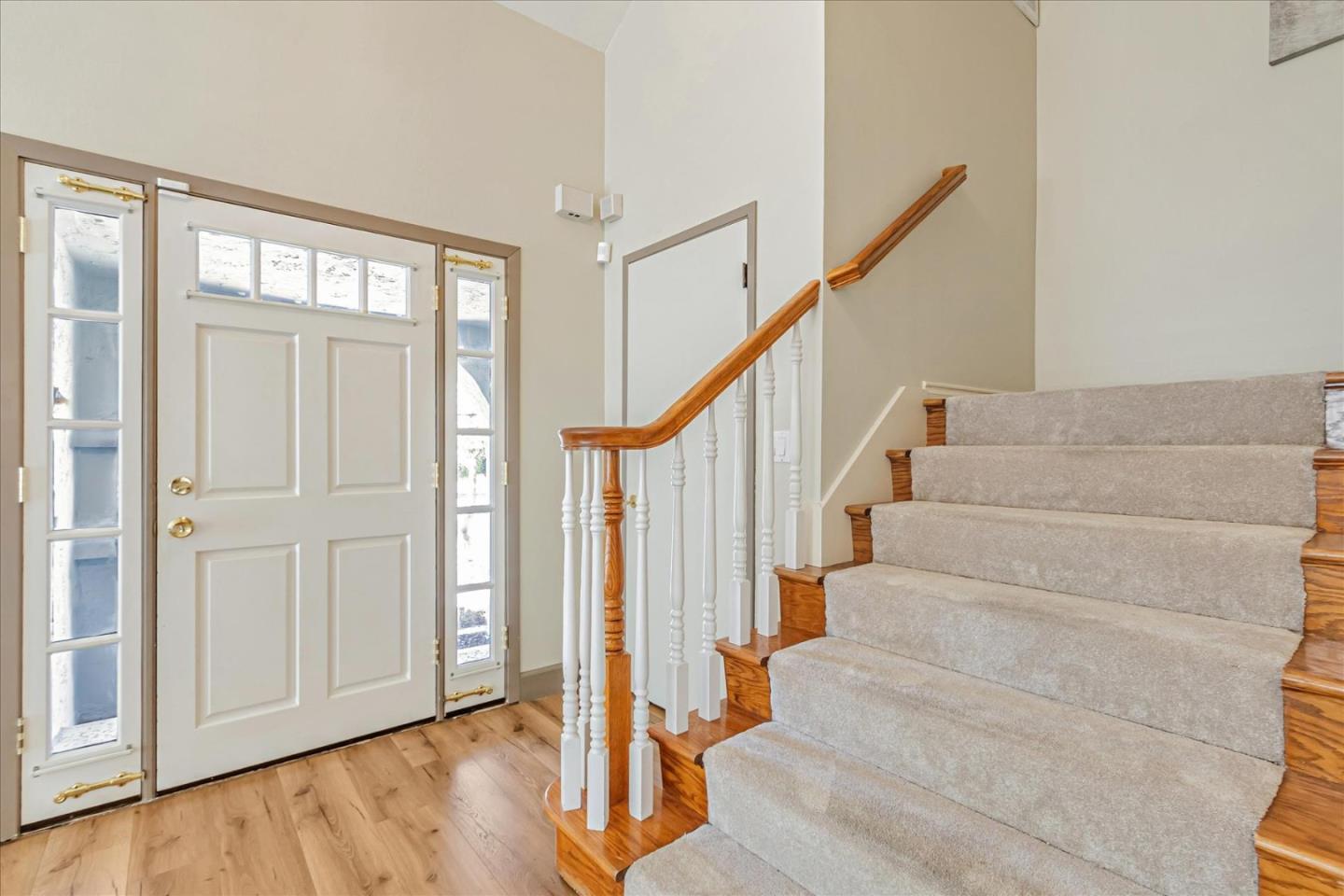 6438 Berwickshire WAY