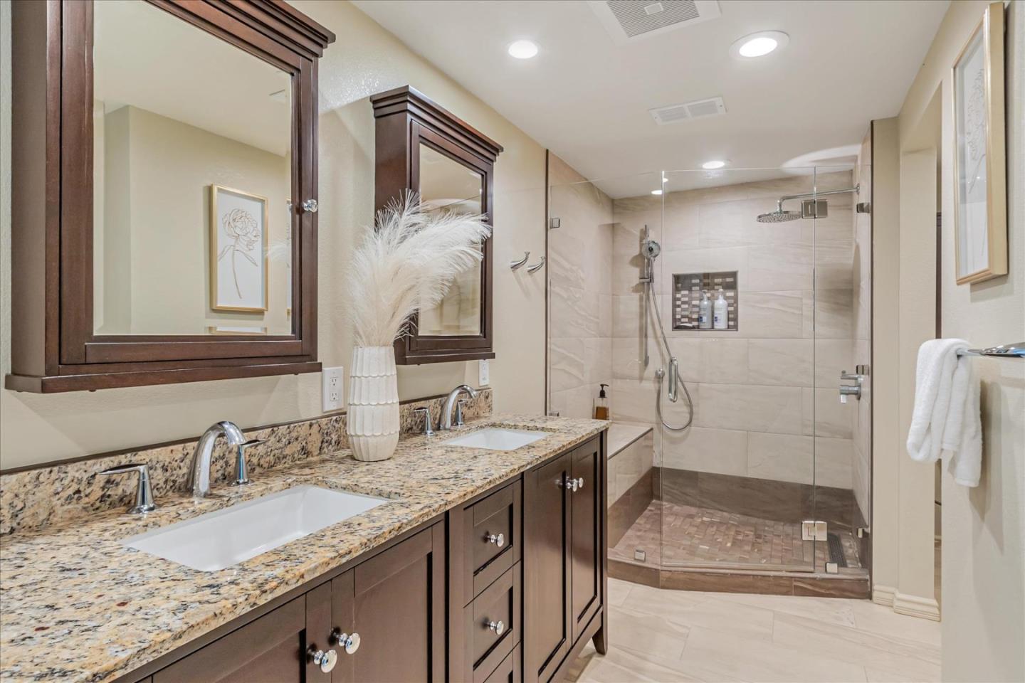 6438 Berwickshire WAY