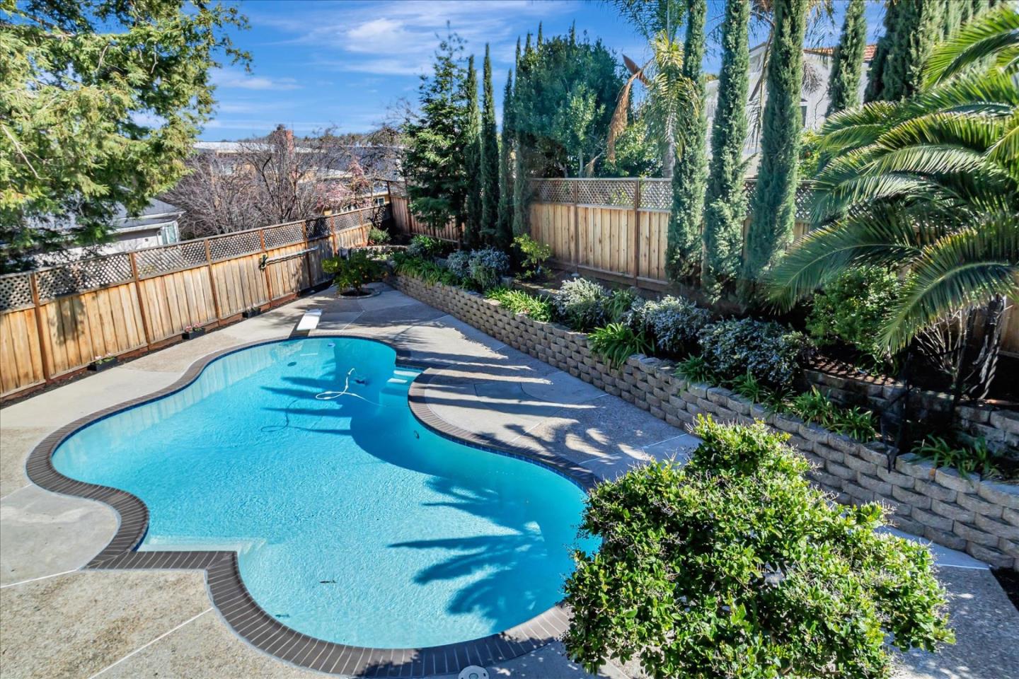 6438 Berwickshire WAY