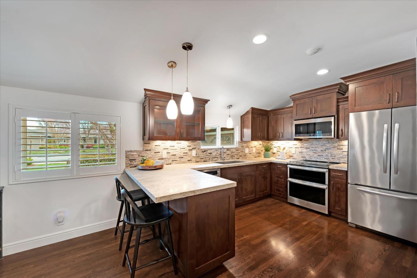 1141 Denise WAY