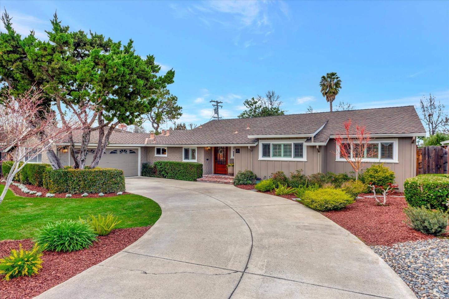 1141 Denise WAY