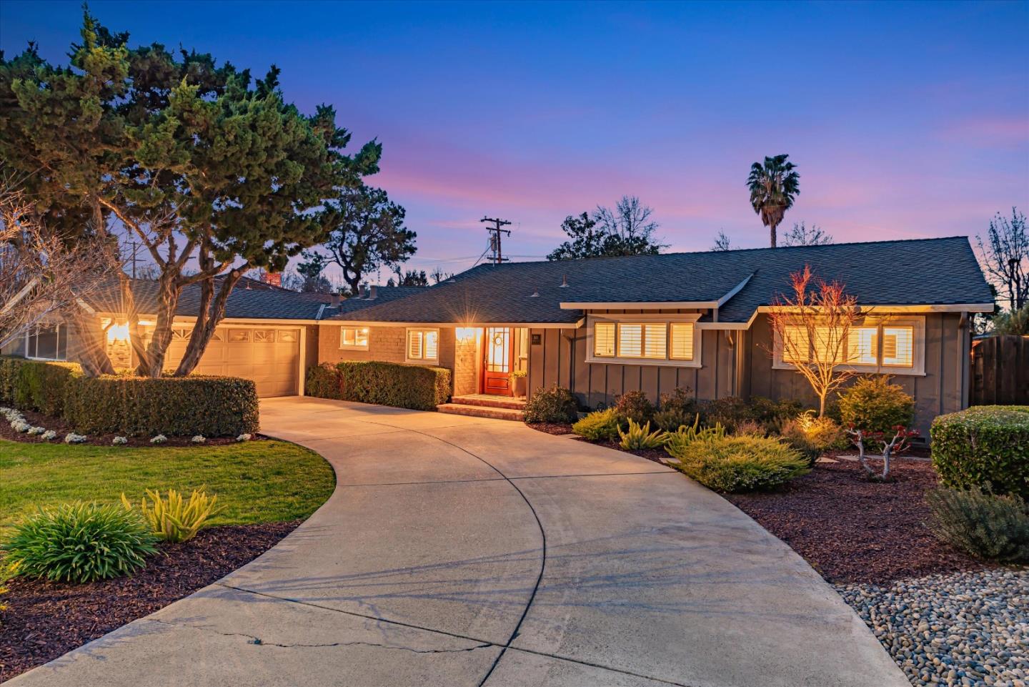 1141 Denise WAY