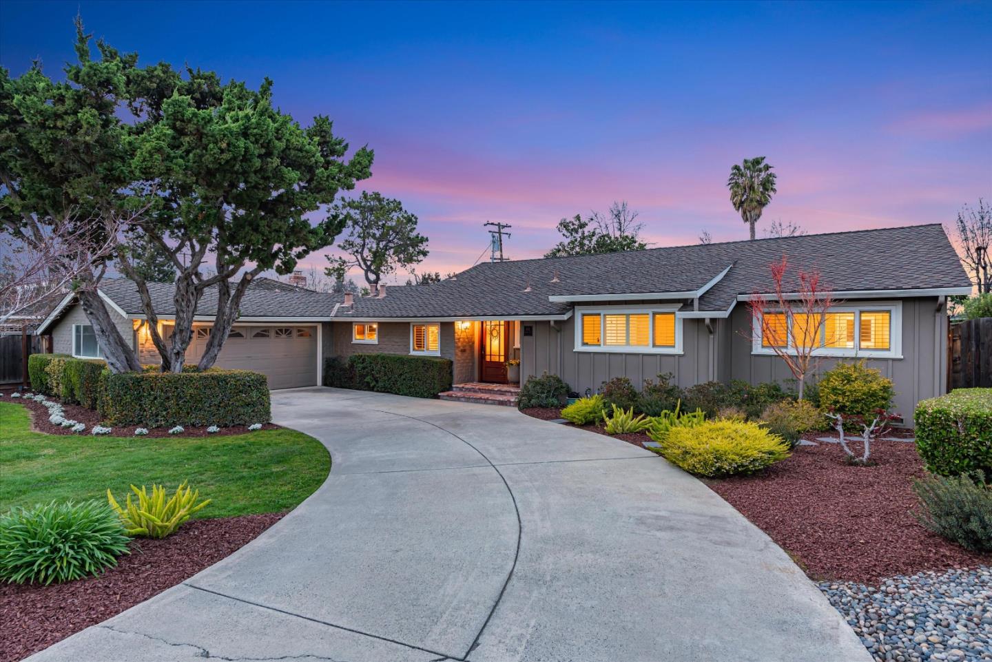 1141 Denise WAY