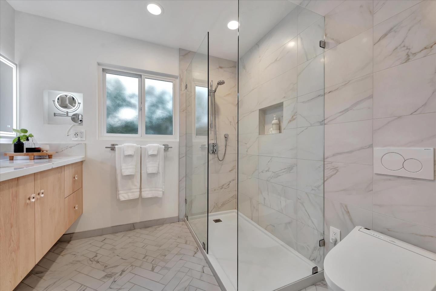 1141 Denise WAY