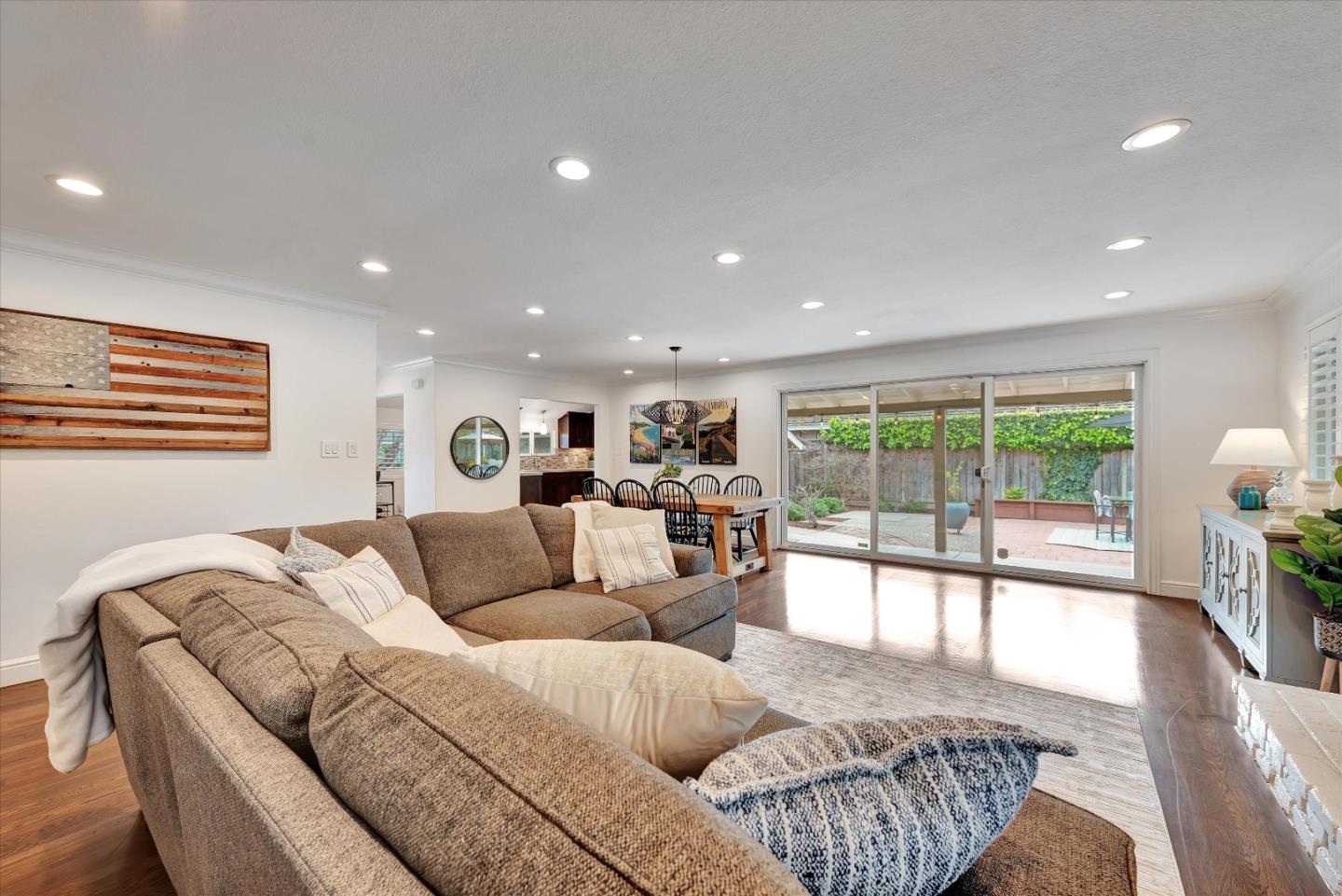 1141 Denise WAY