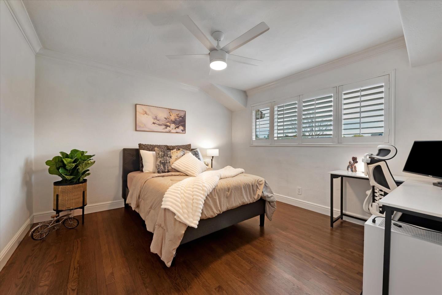 1141 Denise WAY