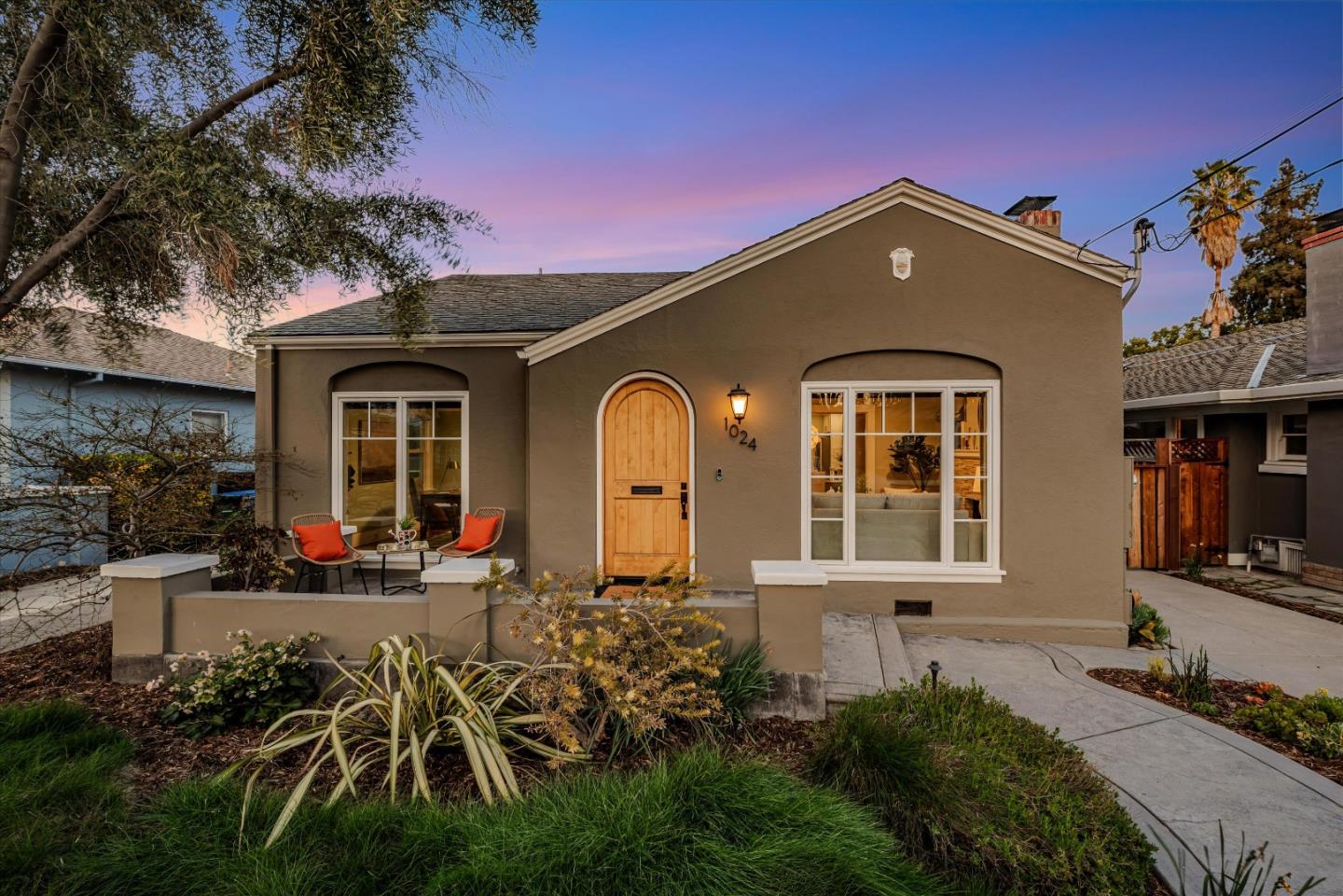 1024 Ramona AVE