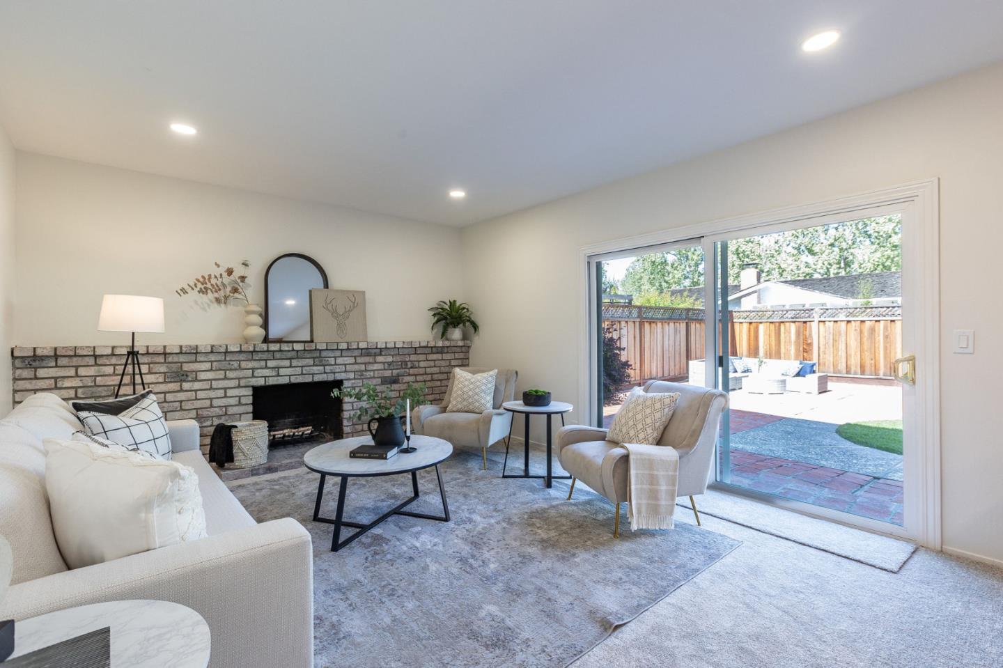 2550 Fairglen DR