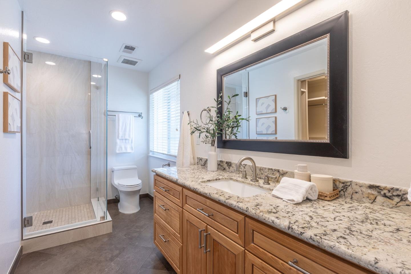 2550 Fairglen DR