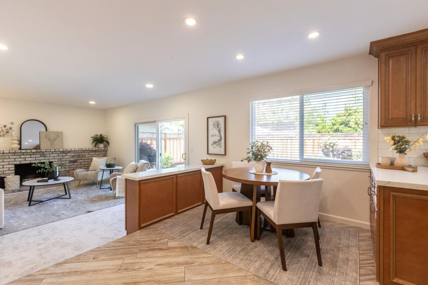 2550 Fairglen DR