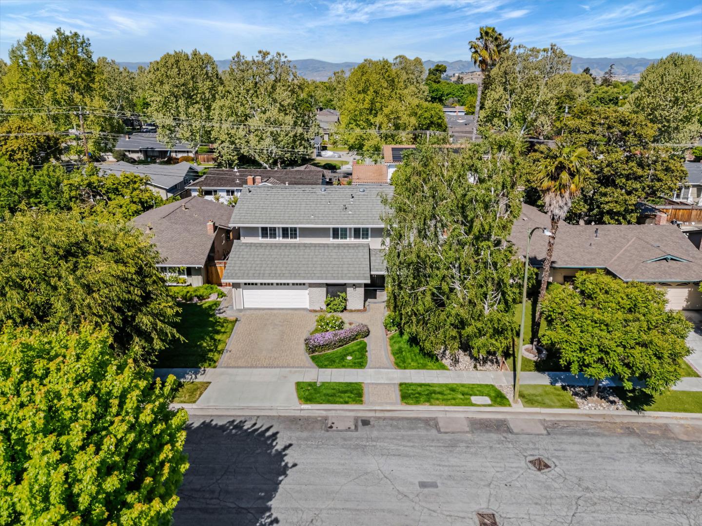 2550 Fairglen DR