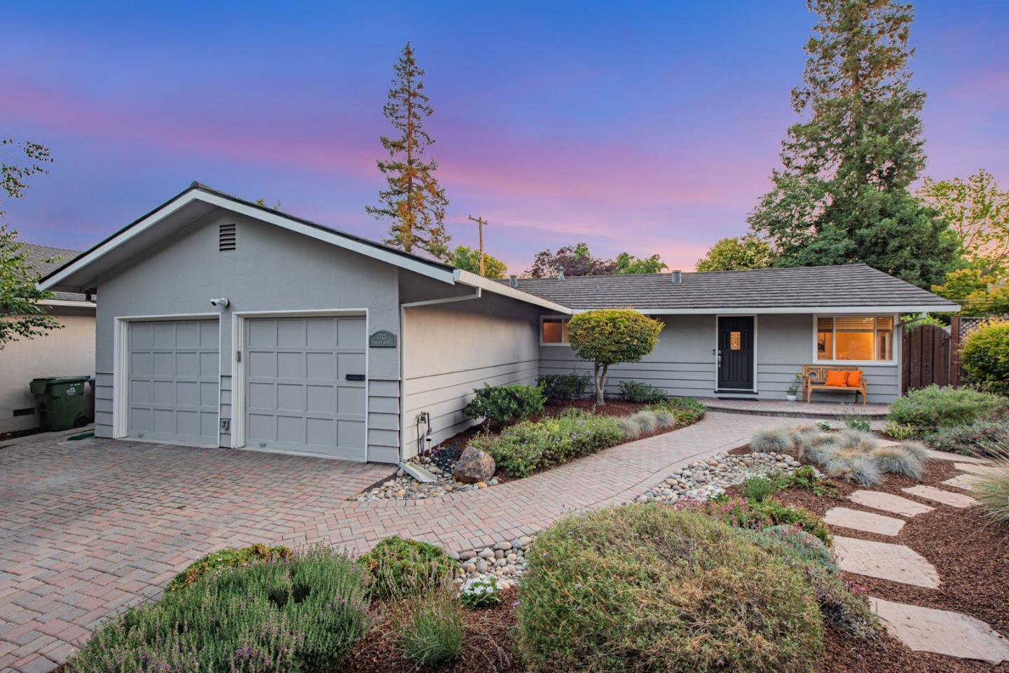 1711 Parkside Avenue