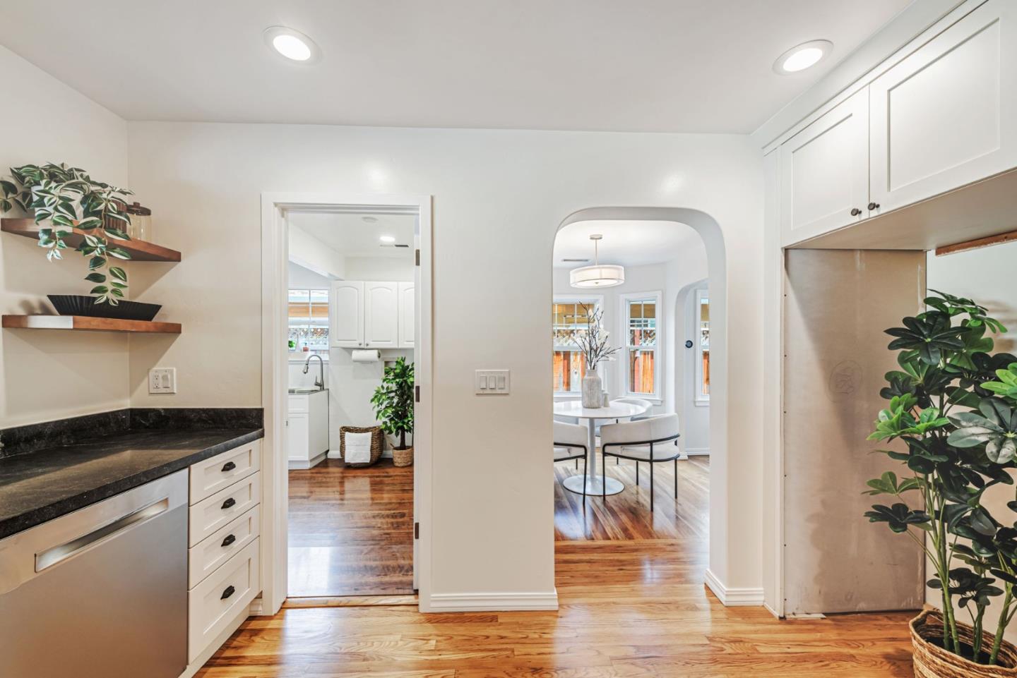 2016 Lincoln Avenue