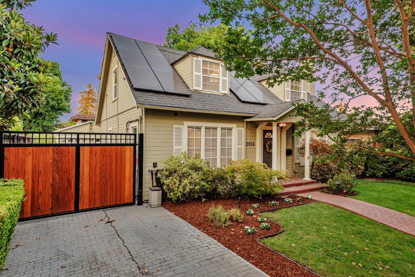 2016 Lincoln Avenue