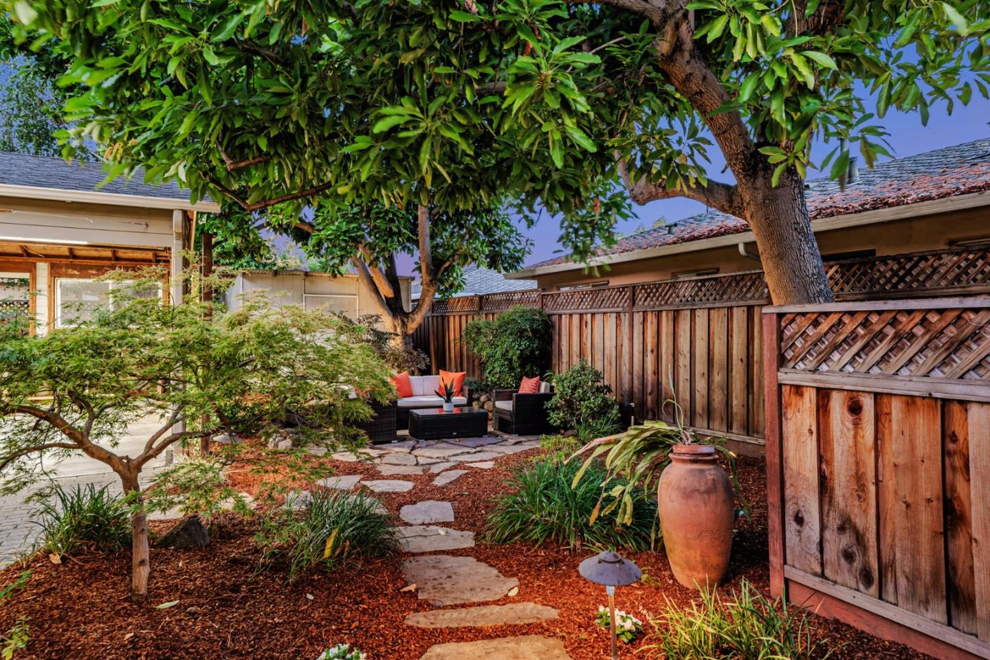 2016 Lincoln Avenue