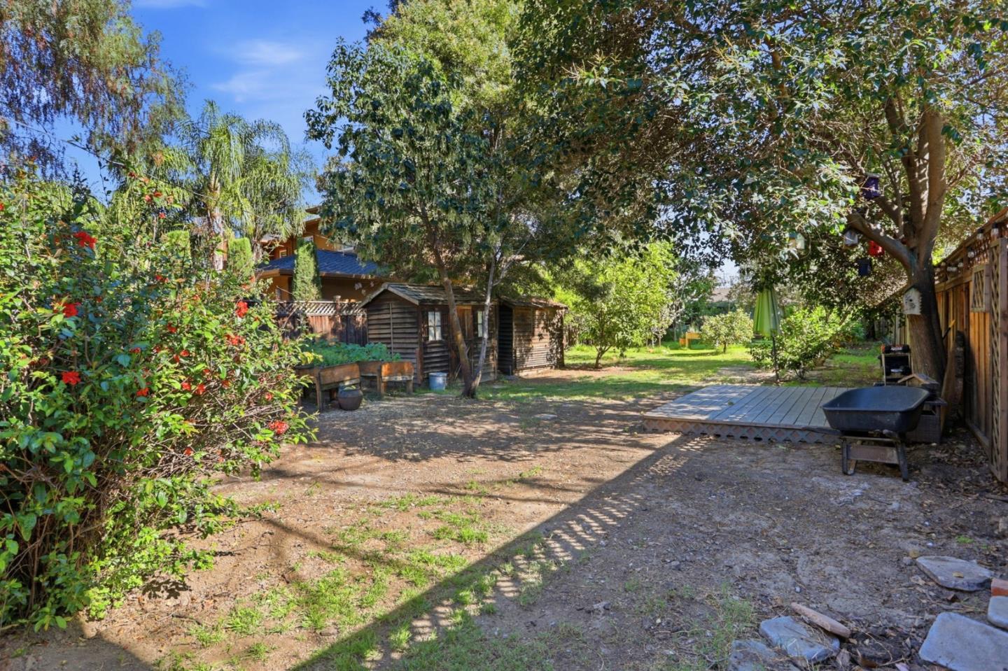 1068 Broadway Avenue