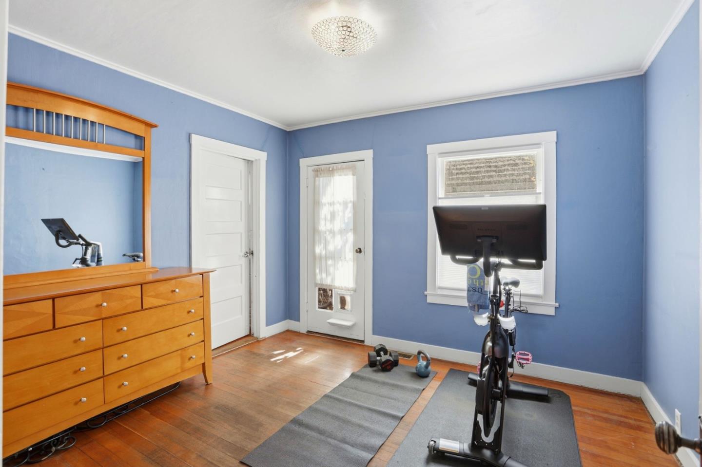 1068 Broadway Avenue