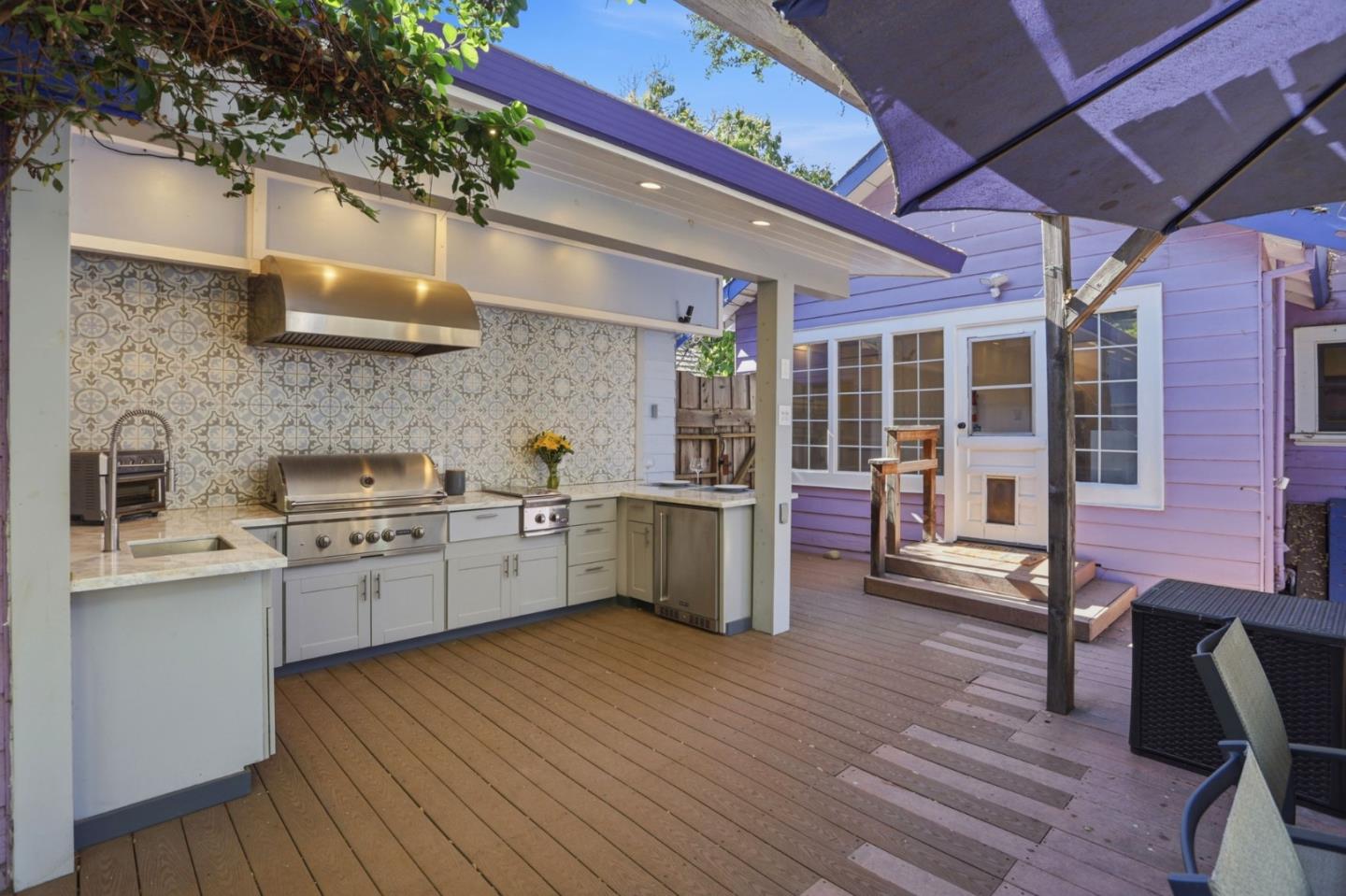 1068 Broadway Avenue