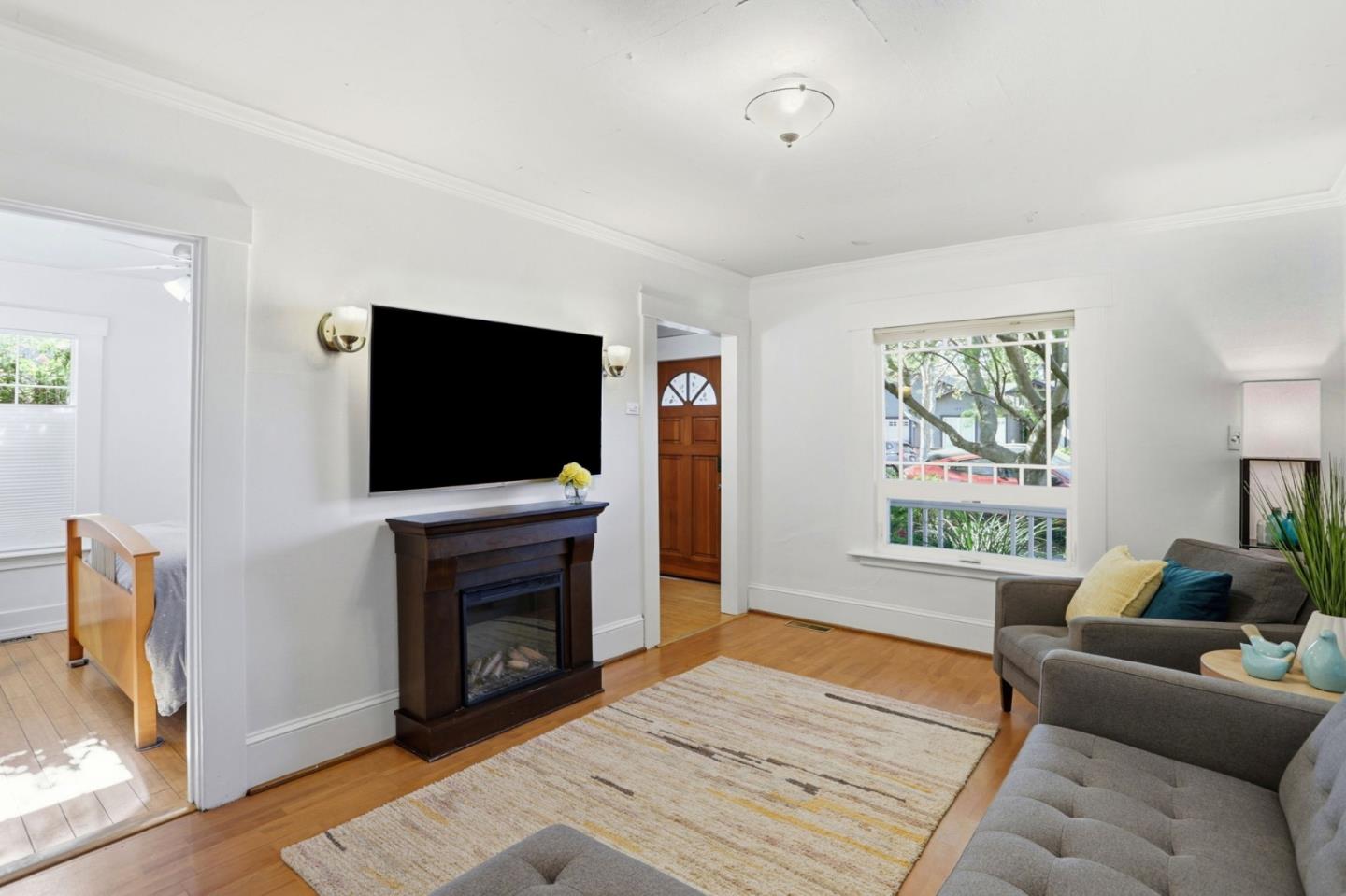 1068 Broadway Avenue