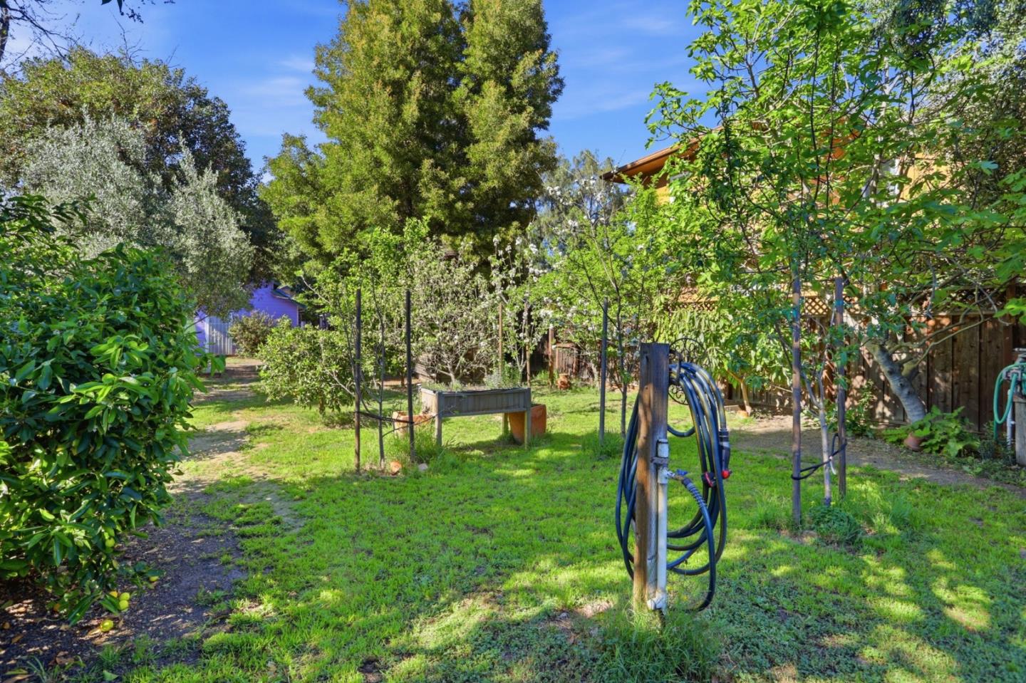 1068 Broadway Avenue