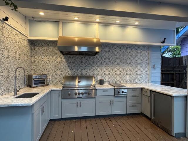 1068 Broadway Avenue