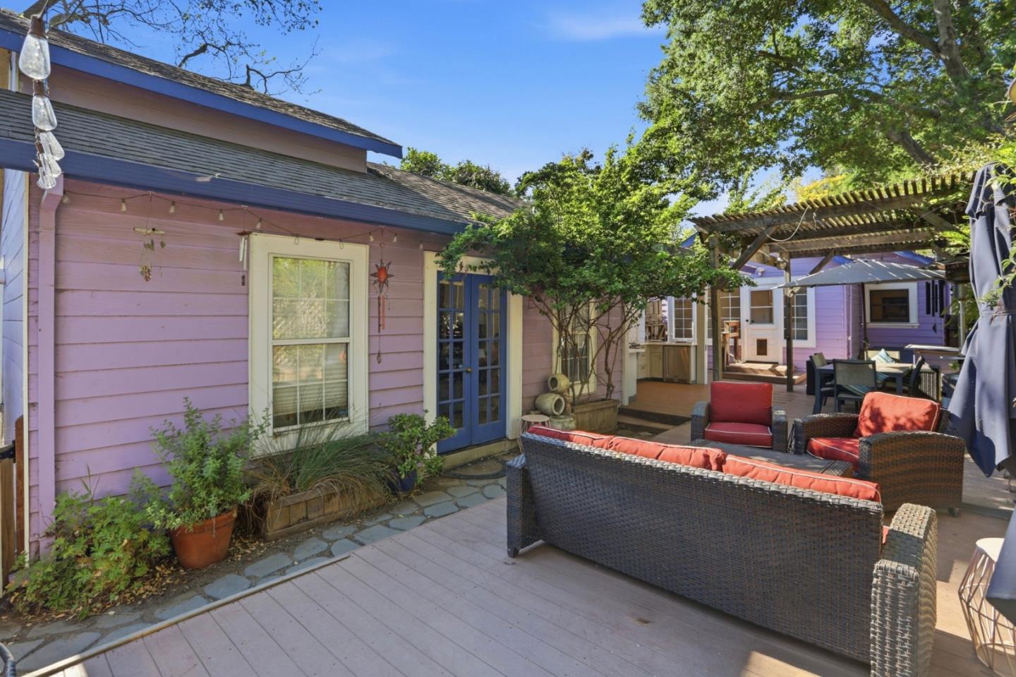 1068 Broadway Avenue