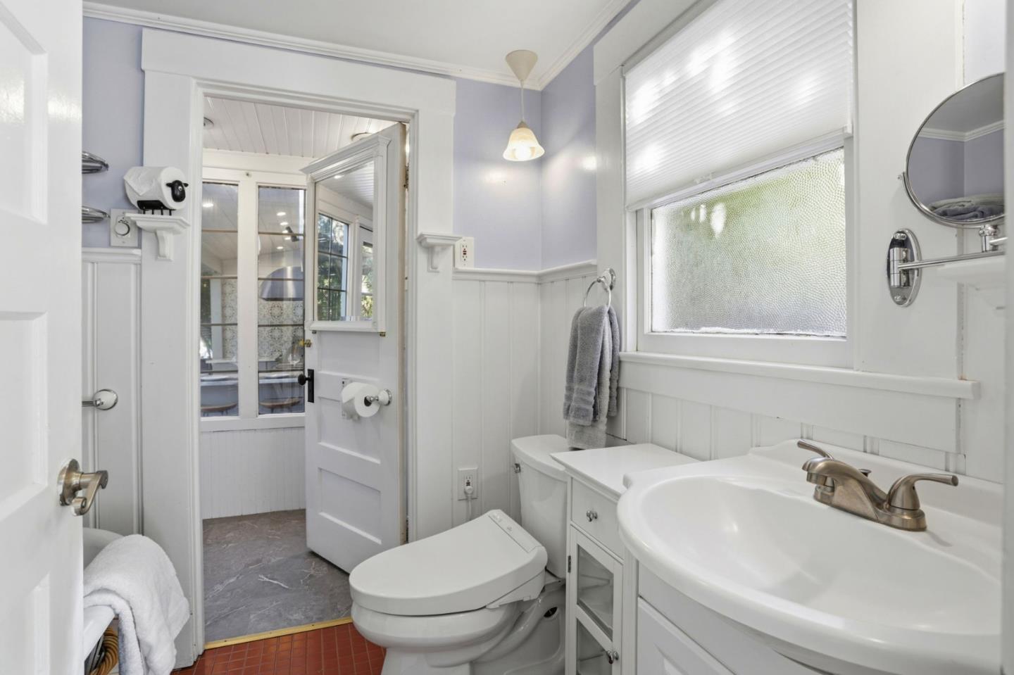 1068 Broadway Avenue