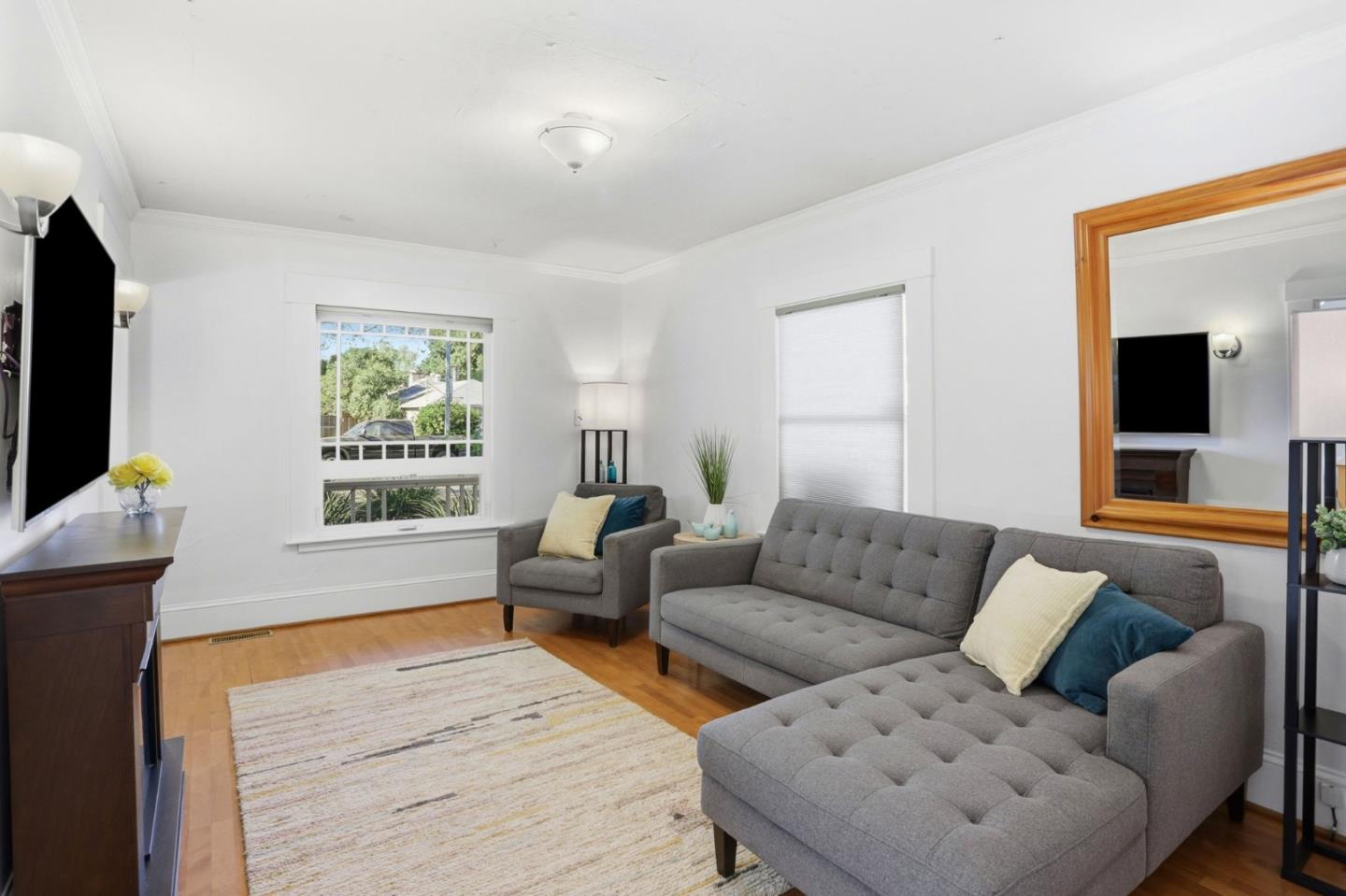 1068 Broadway Avenue