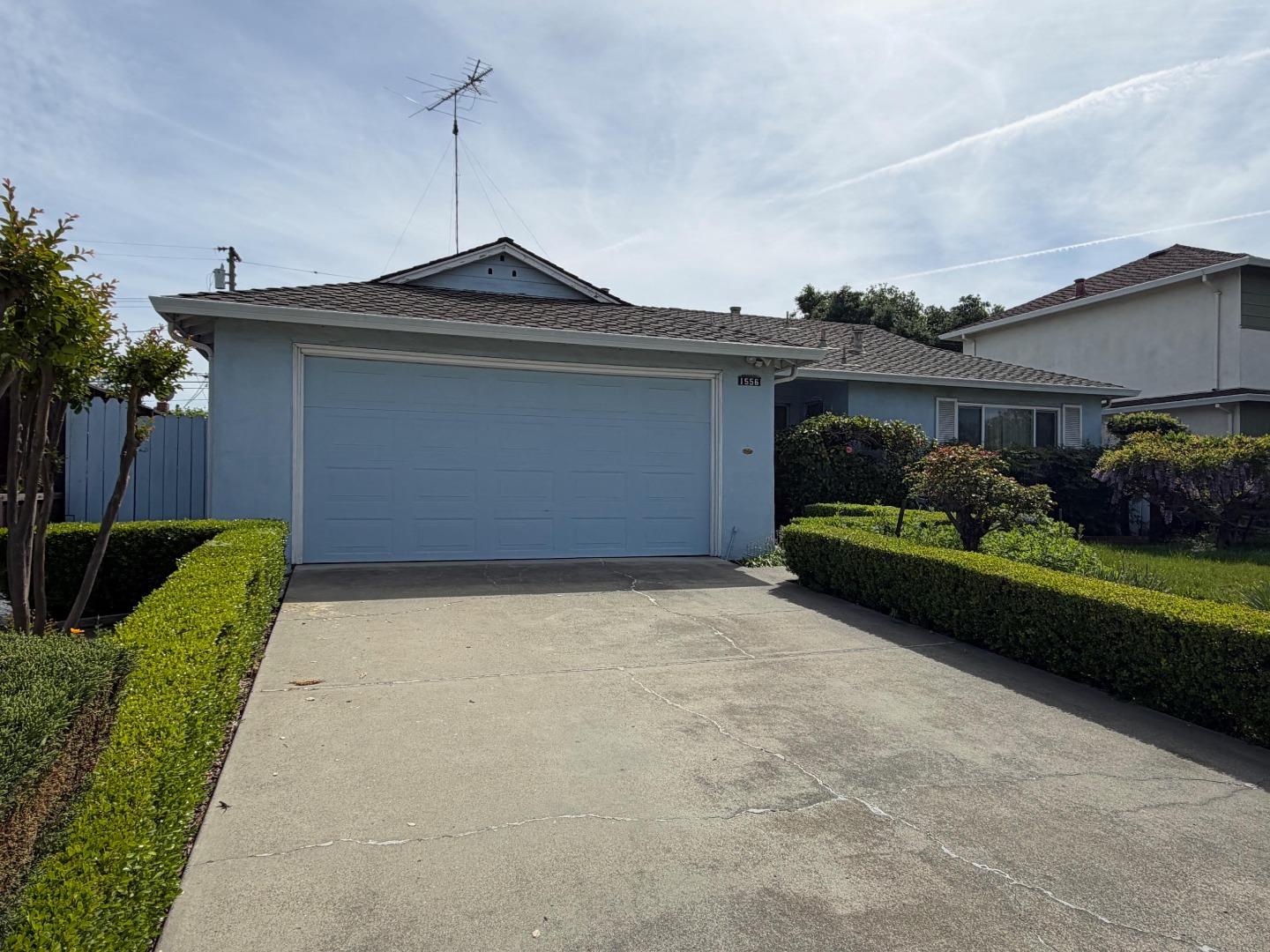 1556 Santa Monica Avenue