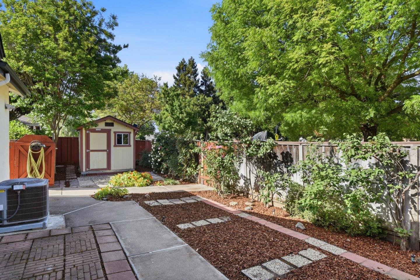 1625 Parkside Avenue