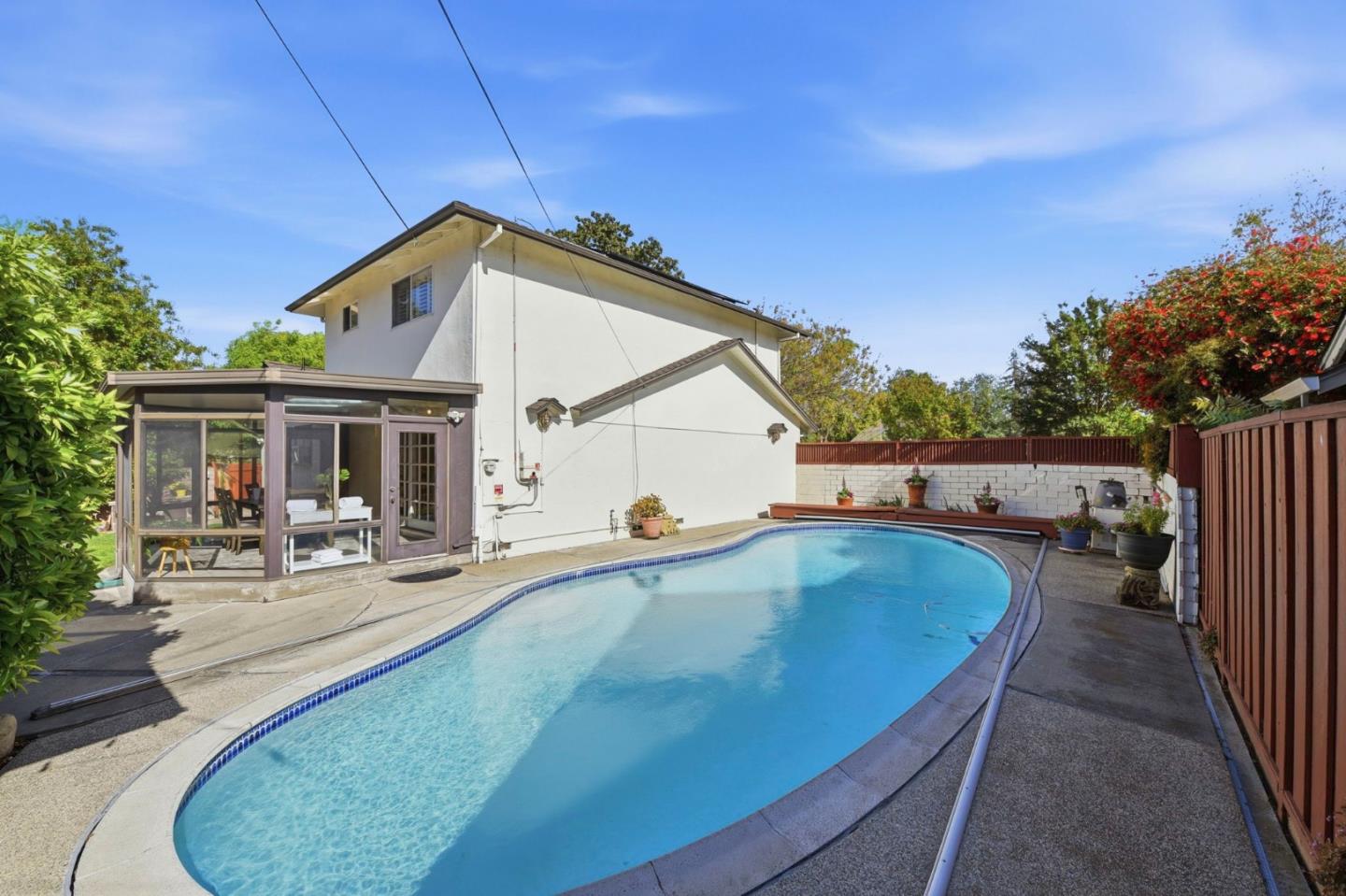 1625 Parkside Avenue