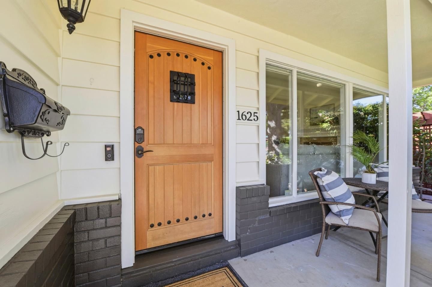 1625 Parkside Avenue