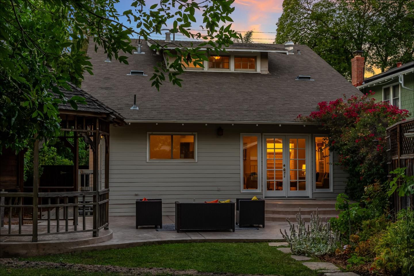 1364 Randol AVE