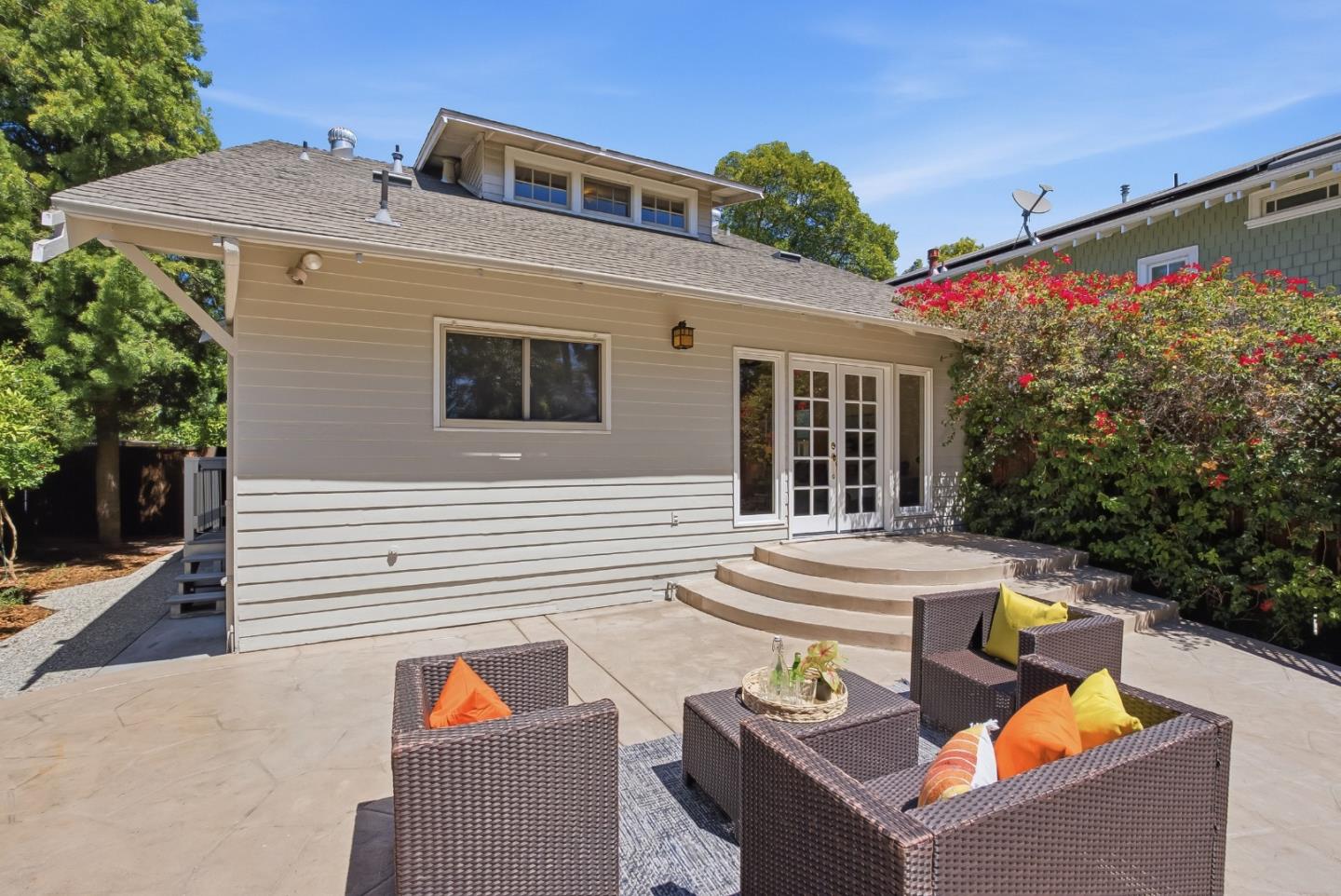 1364 Randol AVE