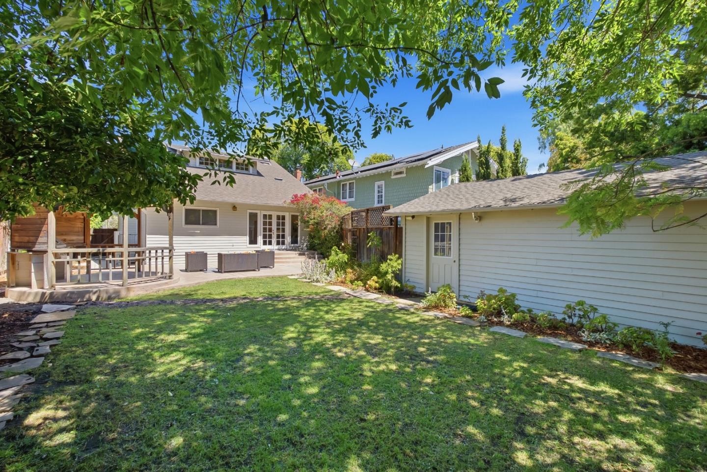 1364 Randol AVE