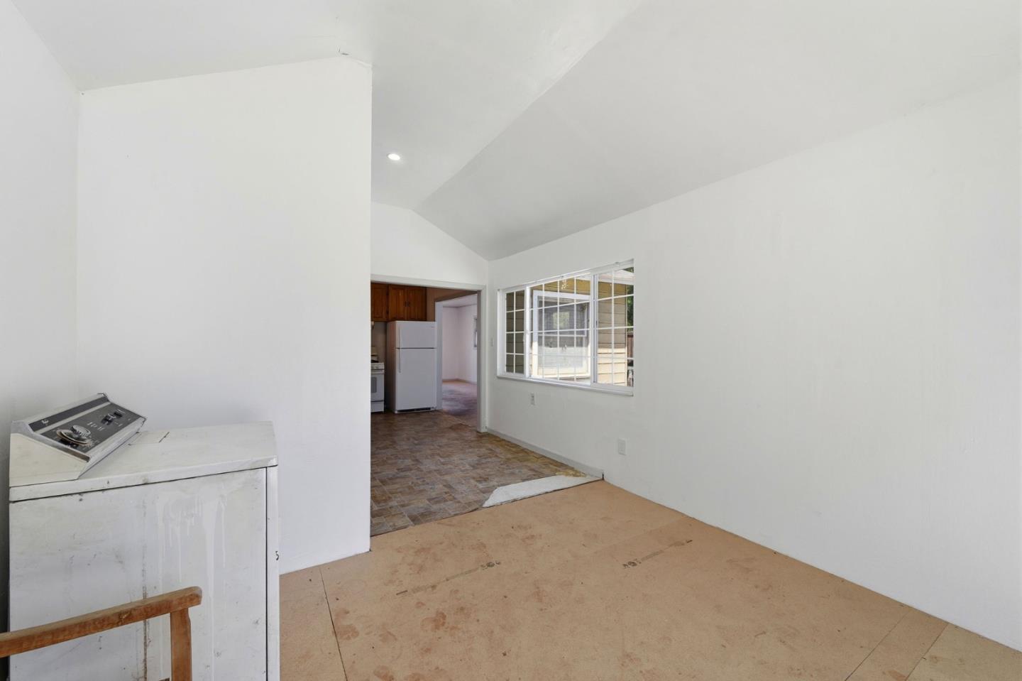 512 Fisk AVE